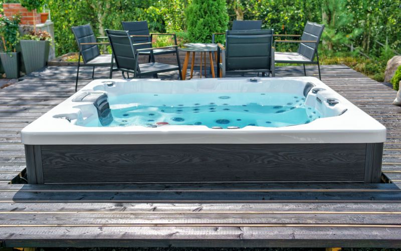 Spa-Style Tub